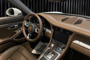 Bild 3/4 von Porsche 911 Carrera (2017)