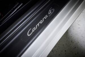 Imagen 68/98 de Porsche 911 Carrera 4S (2004)
