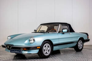 Bild 36/48 von Alfa Romeo 2.0 Spider (1983)