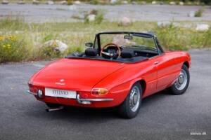Image 14/44 of Alfa Romeo 1750 Spider Veloce (1969)