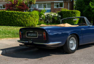 Image 16/28 of Aston Martin DB 6 Mk II Volante (1970)