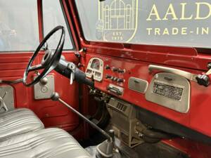 Immagine 17/50 di Toyota Land Cruiser FJ 40 (1975)