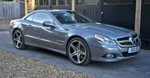 Image 18/50 of Mercedes-Benz SL 500 (2008)