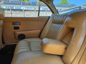 Bild 13/18 von Jaguar XJ 12 L (1978)