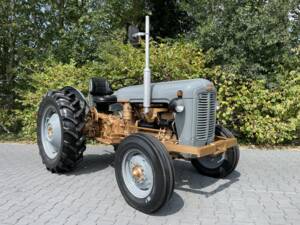 Image 1/8 of Massey-Ferguson MF 35 (1957)