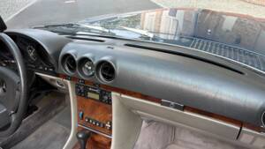 Image 76/88 of Mercedes-Benz 380 SL (1984)
