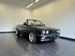 Bild 7/50 von BMW 325i (1989)