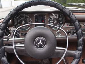 Bild 17/41 von Mercedes-Benz 280 SL (1971)
