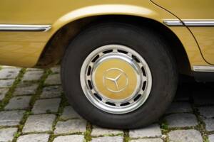 Imagen 12/19 de Mercedes-Benz 350 SE (1977)