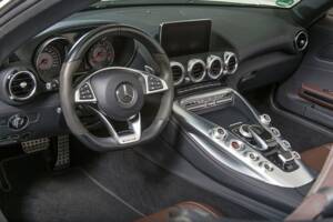 Image 14/20 of Mercedes-AMG GT C (2018)