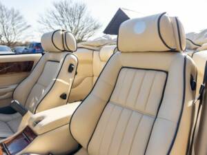 Imagen 44/50 de Aston Martin V8 Vantage Volante (2000)