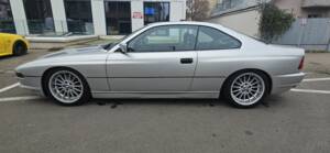 Image 4/7 of BMW 850i (1990)
