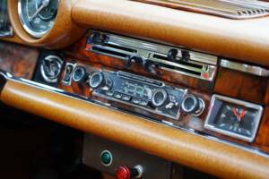 Image 8/12 of Mercedes-Benz 280 SE (1969)