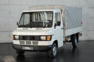 Image 2/43 of Mercedes-Benz T1 208 (1981)