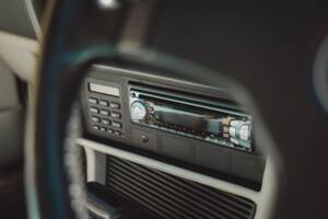 Image 22/34 of BMW 635 CSi (1989)