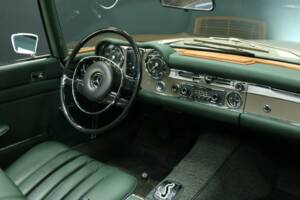 Image 24/50 de Mercedes-Benz 280 SL (1970)