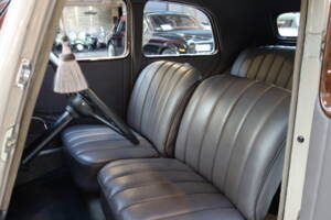 Image 14/30 of Citroën Traction Avant 7 C (1935)