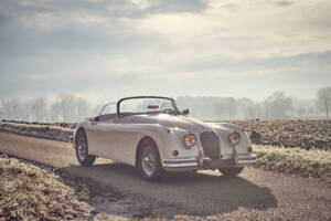 Immagine 4/42 di Jaguar XK 150 3.4 S OTS (1958)