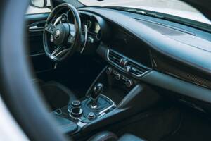 Bild 15/26 von Alfa Romeo Giulia Quadrifoglio (2017)