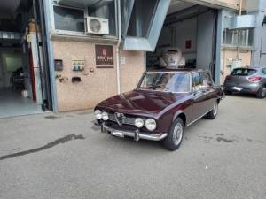 Image 2/36 of Alfa Romeo 1750 Berlina (1968)