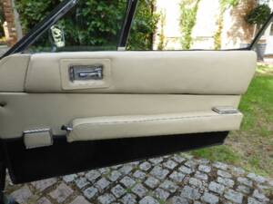Immagine 21/32 di Aston Martin V8 (1973)