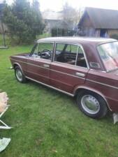 Image 15/17 of Lada 1500 (1974)