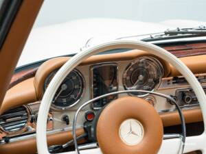 Bild 39/41 von Mercedes-Benz 280 SL (1969)