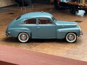 Image 7/34 of Volvo PV 444 (1951)