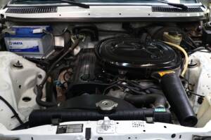 Bild 36/38 von Mercedes-Benz 230 CE (1984)