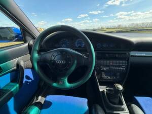 Image 14/29 of Audi S6 Plus Avant (1996)