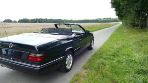Bild 3/15 von Mercedes-Benz E 200 (1996)