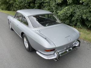 Image 4/26 of Ferrari 330 GT 2+2 (1966)