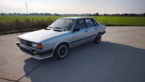 Image 32/94 de Audi 80 CD 5S (1982)