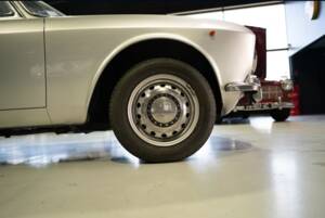 Image 14/27 of Alfa Romeo 1750 GT Veloce (1970)