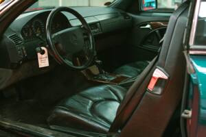 Image 33/50 of Mercedes-Benz SL 320 (1995)
