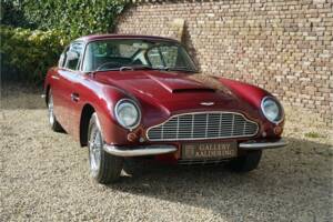 Bild 43/50 von Aston Martin DB 6 Vantage (1966)