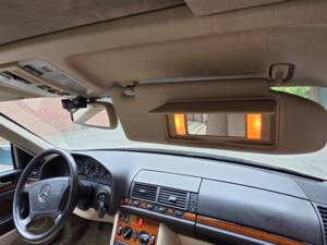 Image 41/103 de Mercedes-Benz 300 SE (1991)