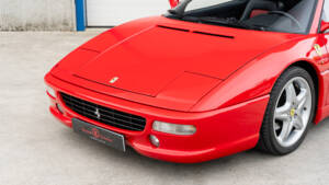 Image 17/83 of Ferrari F 355 Berlinetta (1996)
