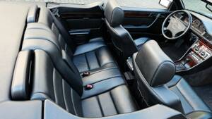 Image 28/74 of Mercedes-Benz E 320 (1997)