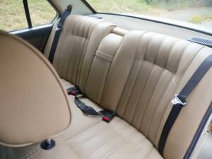 Image 16/42 of BMW 528i (1900)