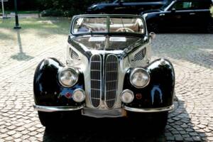 Image 3/6 of BMW 327 (1941)