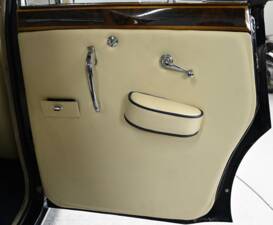 Image 42/50 of Jaguar Mk VIII (1958)