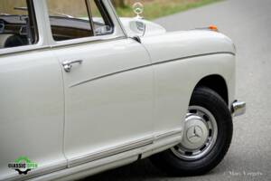 Bild 39/44 von Mercedes-Benz 220 S (1958)