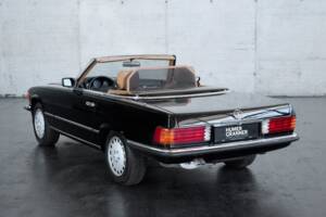 Image 18/50 de Mercedes-Benz 560 SL (1989)