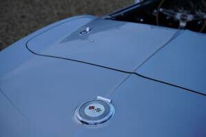 Immagine 14/50 di Chevrolet Corvette Sting Ray Convertible (1964)