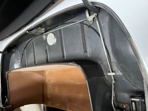 Image 25/26 of Mercedes-Benz 560 SL (1987)