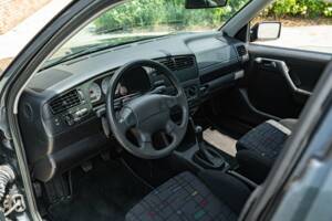 Bild 25/45 von Volkswagen Golf IV 1.6 (1997)
