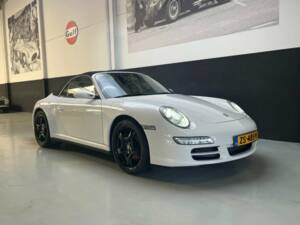 Bild 21/50 von Porsche 911 Carrera 4 (2007)
