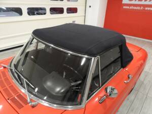 Image 12/15 of Alfa Romeo 1750 Spider Veloce (1969)