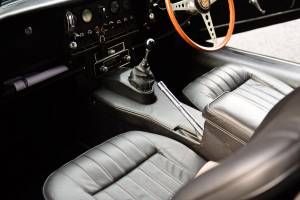 Immagine 36/50 di Jaguar E-Type (2+2) (1966)